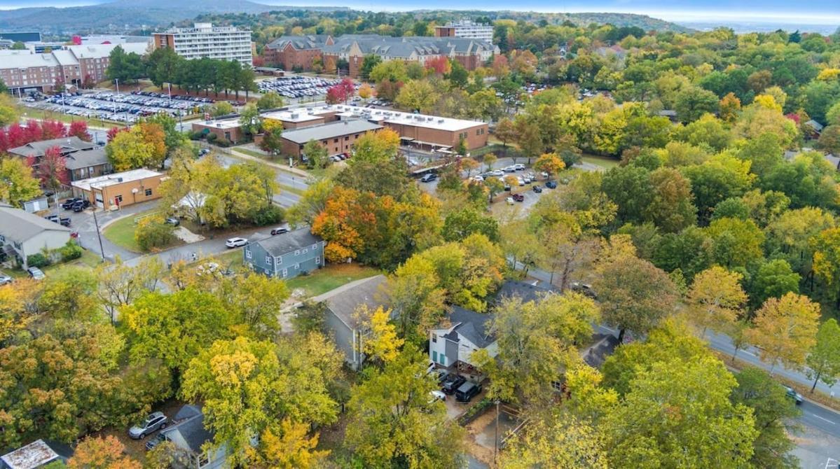 Little Red-Easy 1 2 Mi Walk To Uofa Campus Vila Fayetteville Exterior foto